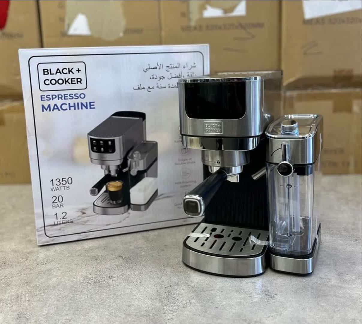 با اسپرسو ساز بلک کوکر مدل BC_989 هر روز طعم واقعی قهوه را در خانه تجربه کنید؛ طراحی مدرن، عملکرد قدرتمند و کیفیت ساخت عالی این دستگاه، تهیه اسپرسویی غنی و خوش‌عطر را به یک لذت روزانه تبدیل می‌کند.